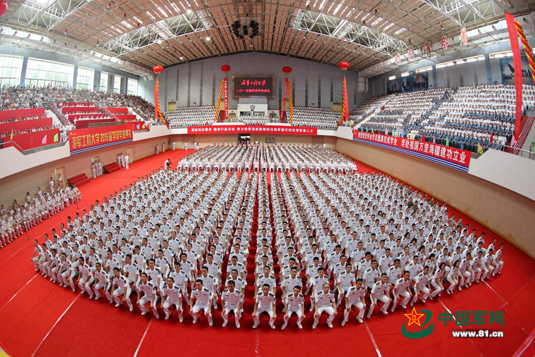 无土养殖泥鳅需要注意什么，池塘面积适宜，放养前清塘消毒 